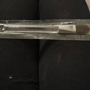 Clinique foundation brush
